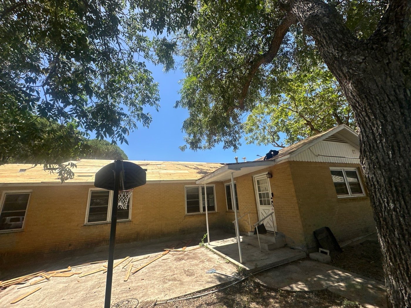 Comparison table of roof replacement costs in Texas cities